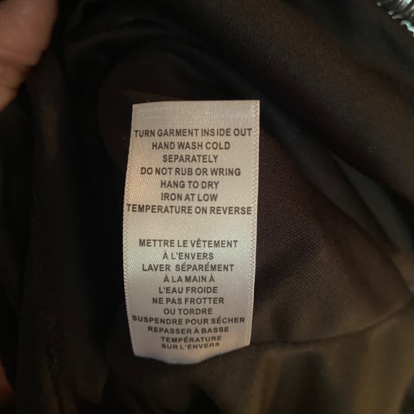 V Neck Fit & Flare Cap Sleeveless Dress - Picture 9 of 9